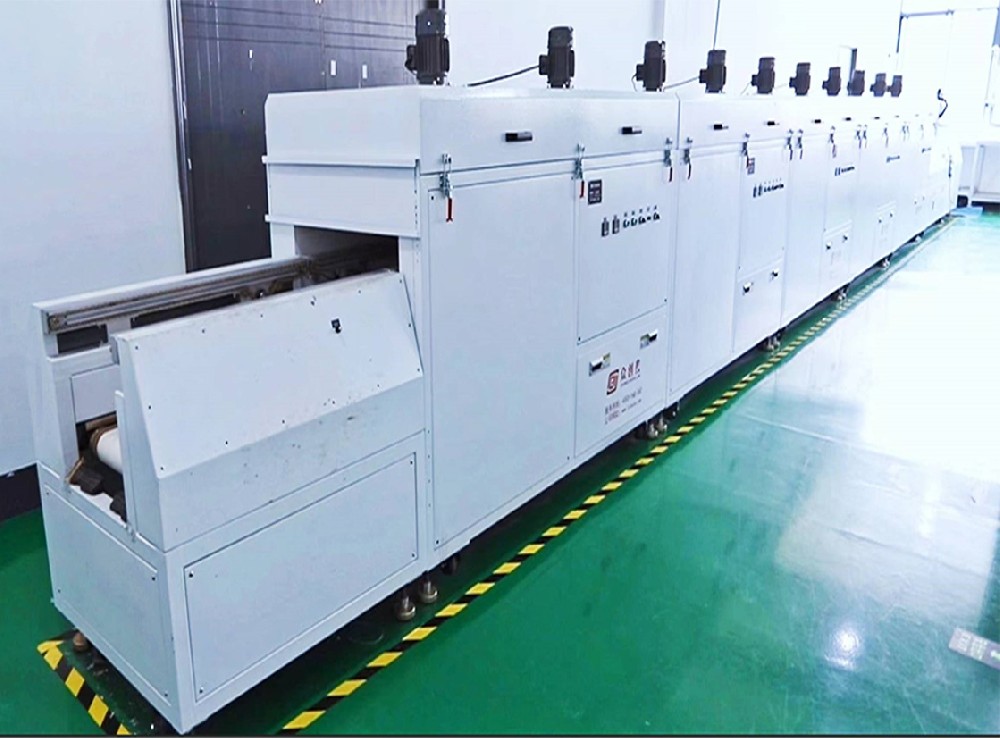 Glue fast curing oven